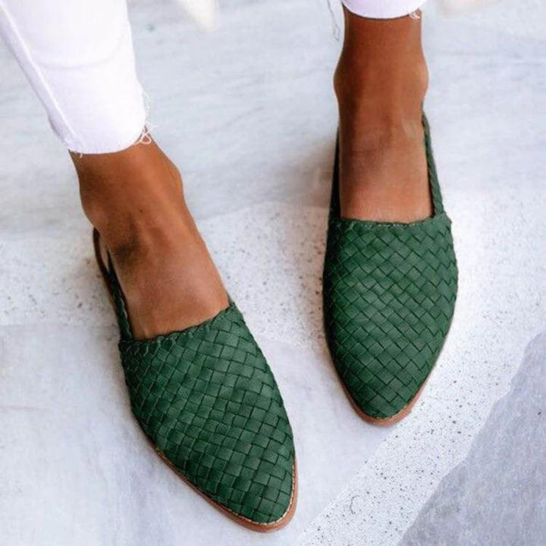 Αλεξάνδρα – Κομψά Υφασμάτινα Slingbacks με Λεπτομέρειες