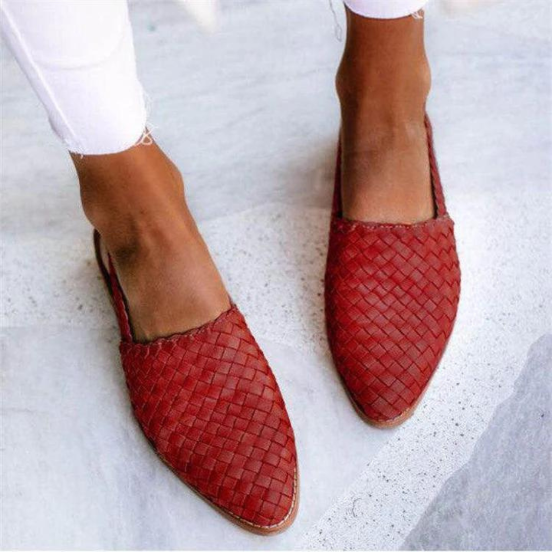 Αλεξάνδρα – Κομψά Υφασμάτινα Slingbacks με Λεπτομέρειες
