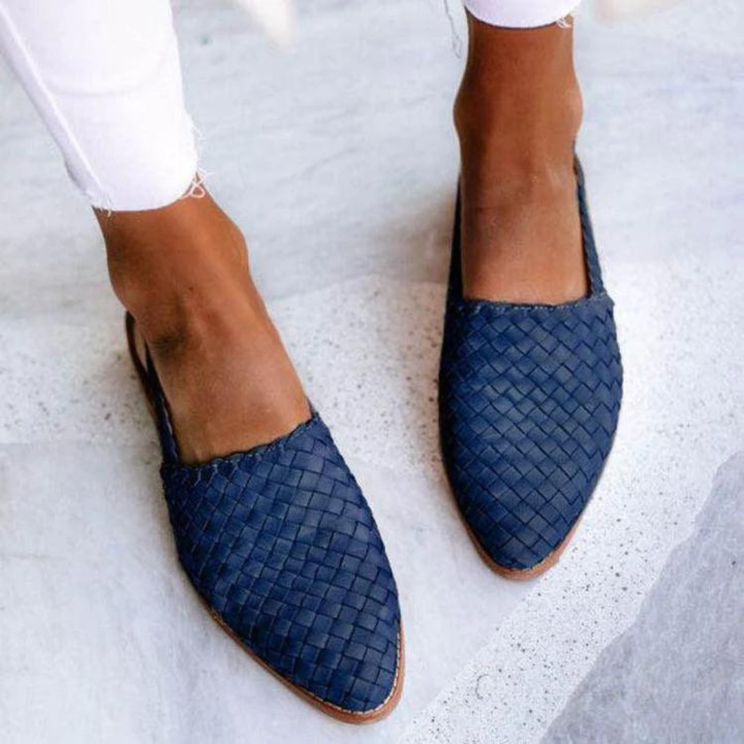 Αλεξάνδρα – Κομψά Υφασμάτινα Slingbacks με Λεπτομέρειες