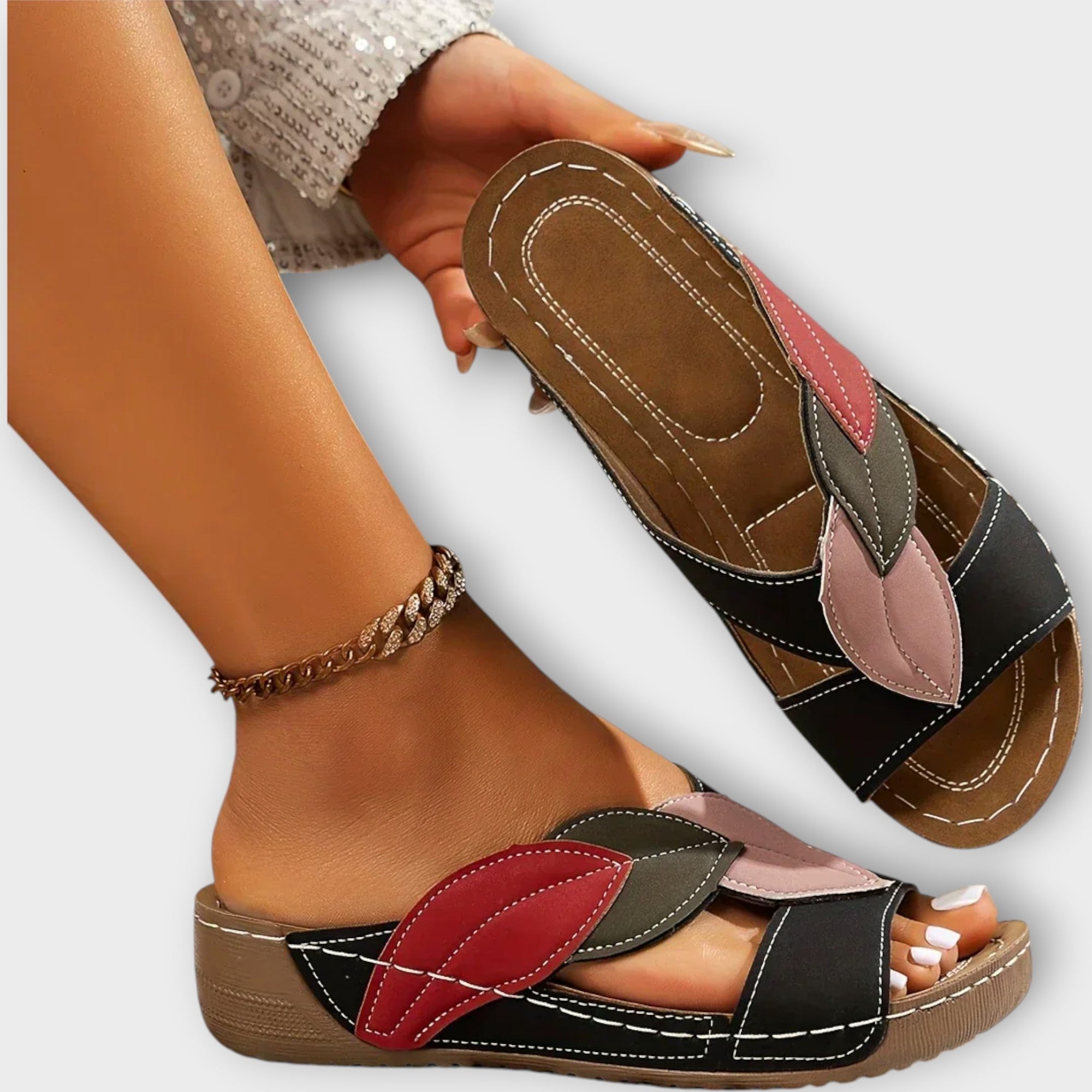 Χλόη – Άνετα Σανδάλια Slip-On με Λεπτομέρειες Δαντέλας