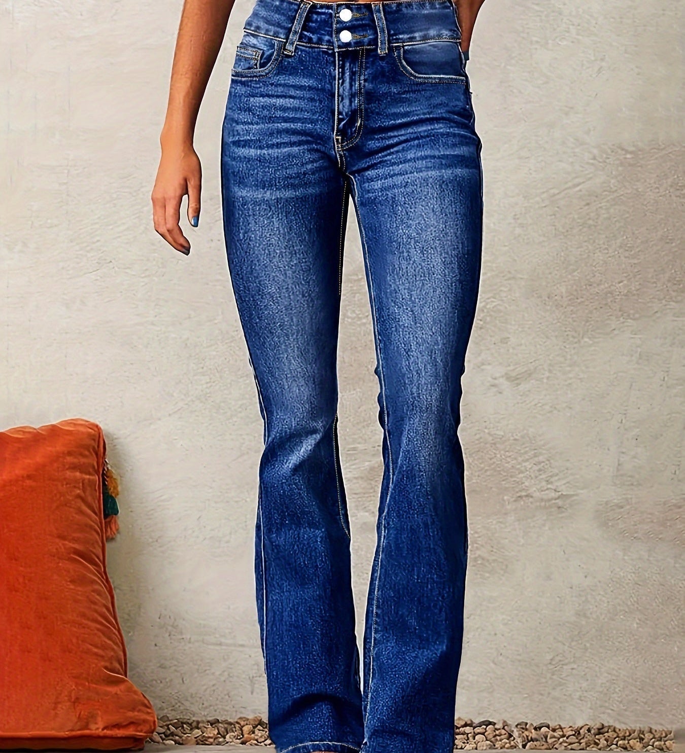 Marylène – Trendy High-Waisted Flared Jeans